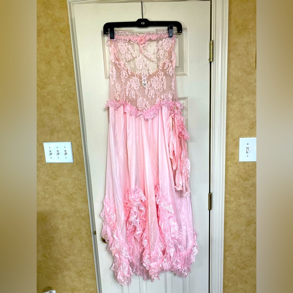 Fredric’s f Hollywood Pink Intimate Sleepwear with sleeves & panties